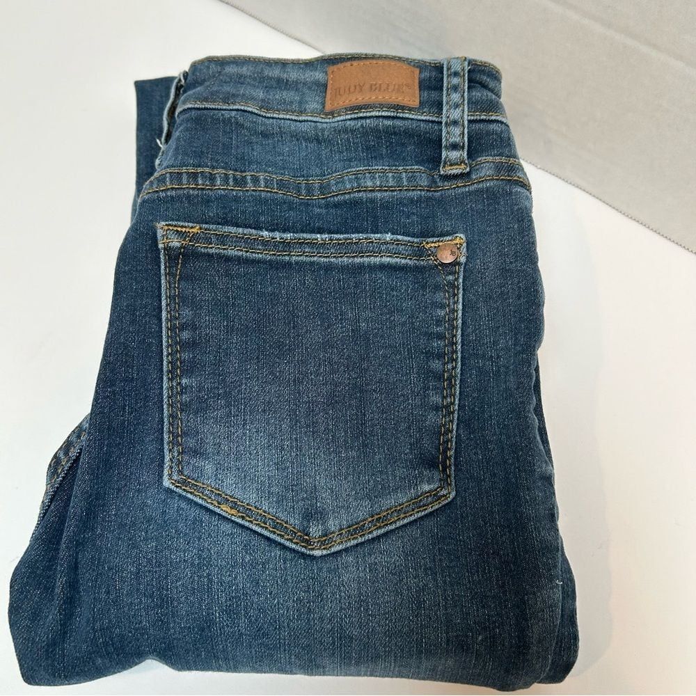 Judy Blue Fringe with Benefits 2.0 Shark Bite Skinny Jean size 3/26 Style #88400